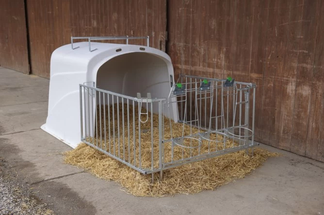  Домик для телят Премиум-класса ДУО с ограждением