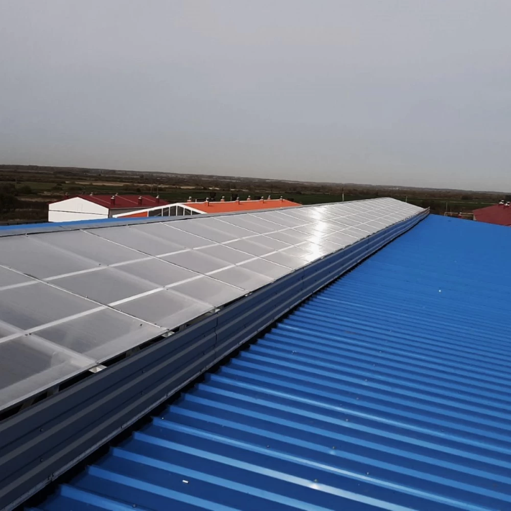 Светоаэрационный конек для коровника