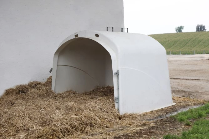 Домик для телят Премиум-класса, двойной забор + кормовая коробка/подставка для кормушки