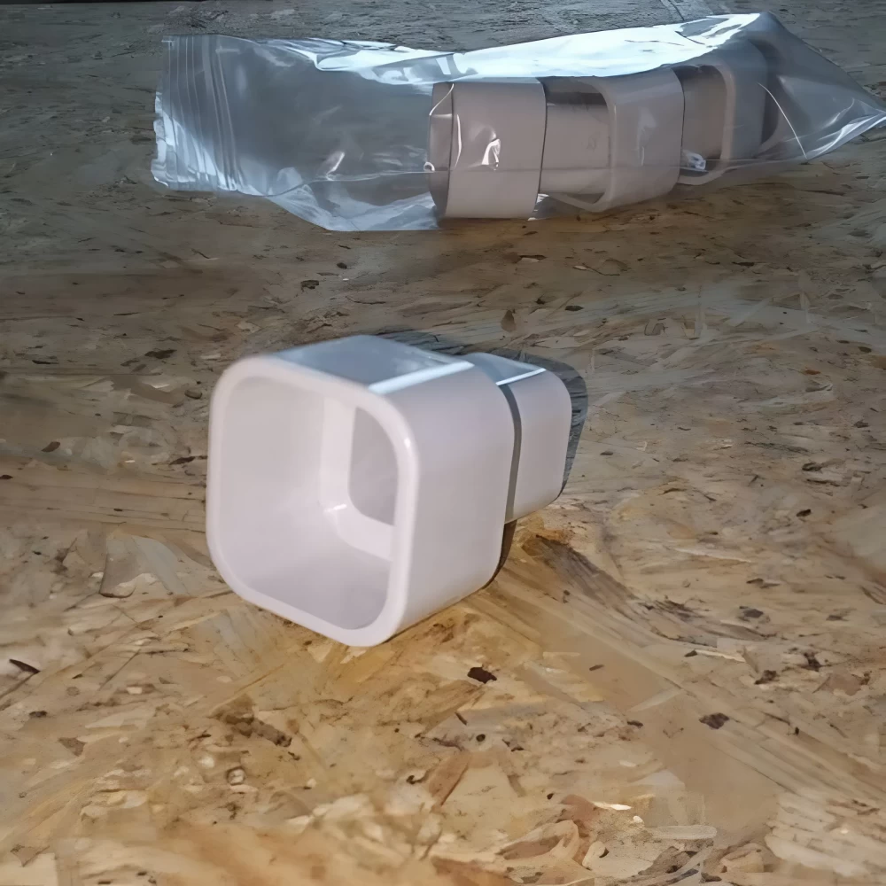 Переходник для квадратной трубы 22x22мм / 28x28мм внутр.