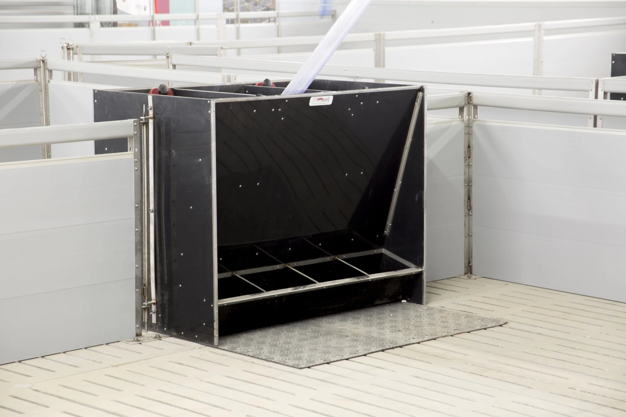 Кормовой автомат Стандарт AP 6W/2 для подсвинков, в разобранном виде