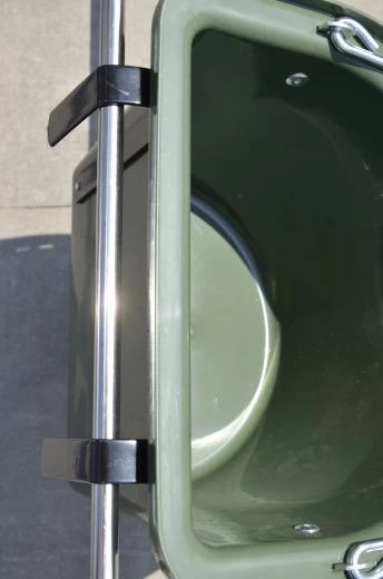 Кормушка 12л с подвесным кронштейном и ручкой для переноски, хаки