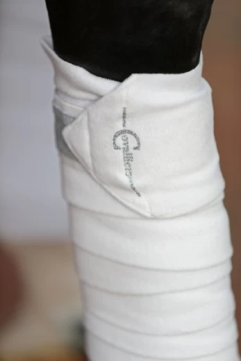 Бандаж для копыт Ковальеро 300х12см, флисовый белого цвета