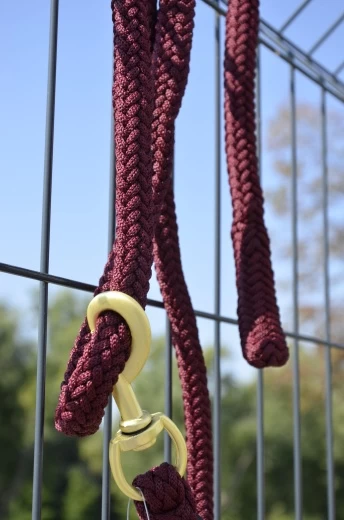 Чумбур Классик бордовый с карабином